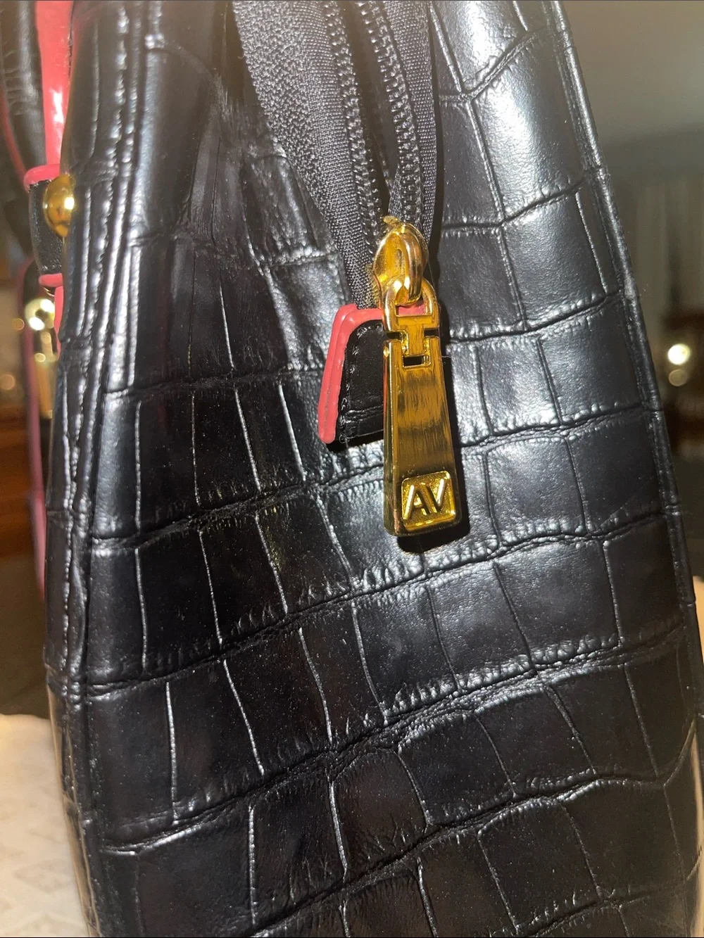 Adrienne Vittadini Black           Croc-Embossed Leather Tote Bag / Red Trim